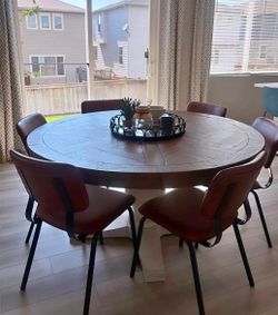 Round dining set