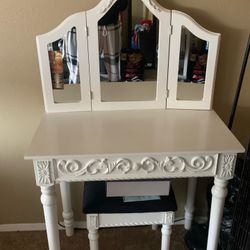 Victorian Style Vanity With Bench 