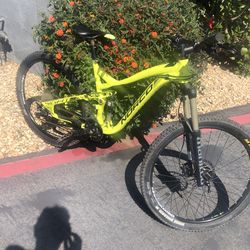 Bike Norco sight really good tires is 27.5 frame is medium and large $825