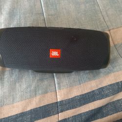 JBL CHARGE 4