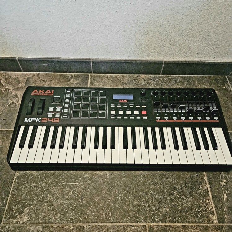 Akai Professional MPK 249 MIDI Controller