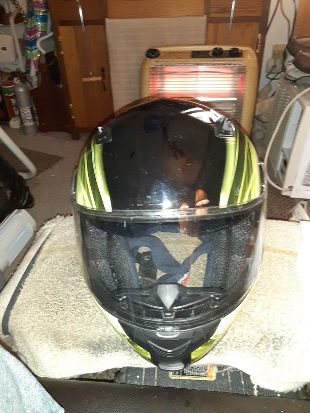 Typhoon He Shun TH158 Helmet