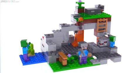 LEGO Minecraft The Zombie Cave Set