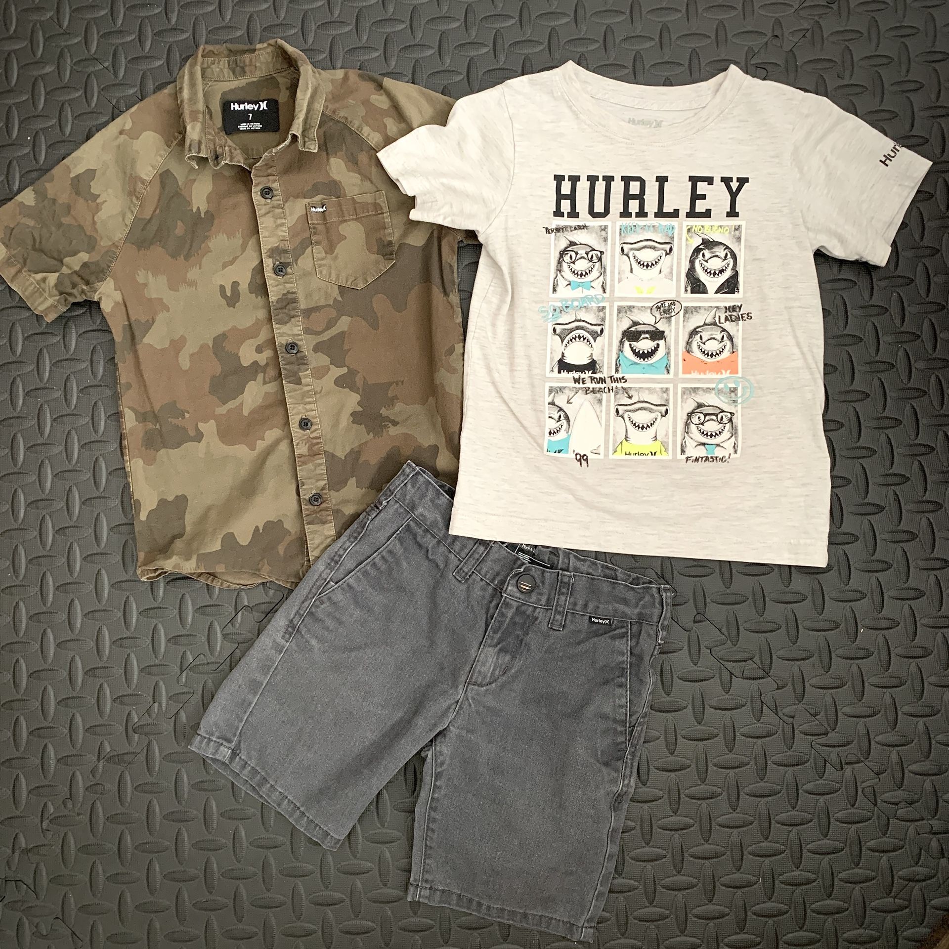 Boys Size 7 Lot of 3 Hurley Shorts Shark T Shirts Button Up Outfits Gray Camo 