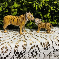 RETIRED Schleich Adult  &  Baby Figures