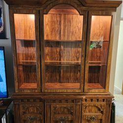 Solid Wood 2-Piece China Hutch with Glass Shelves & Lighting – Excellent Condition