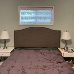 Bedroom Set: headboard, Nightstands & Lamps