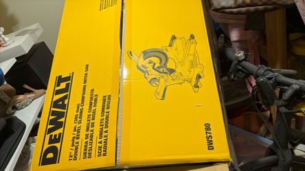 DeWalt 15 Amp Corded 12” Miter Saw
