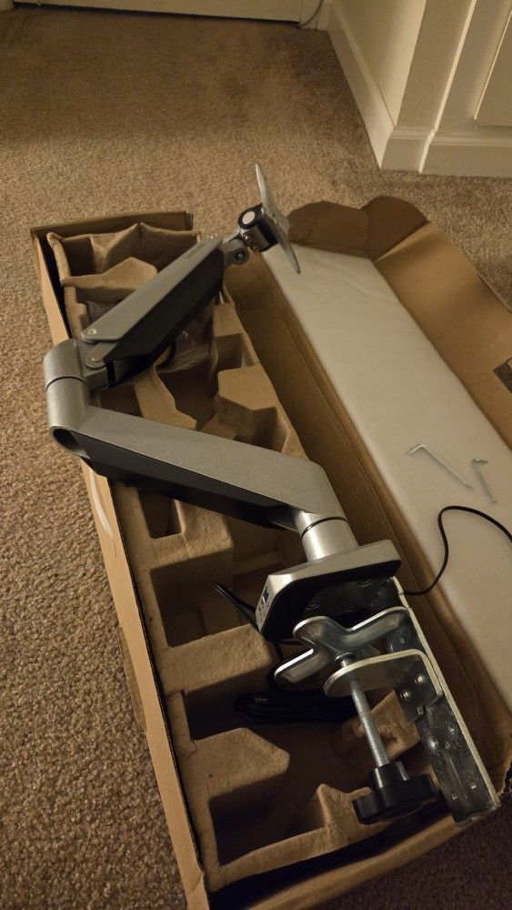 Monitor Arm Never Mounted