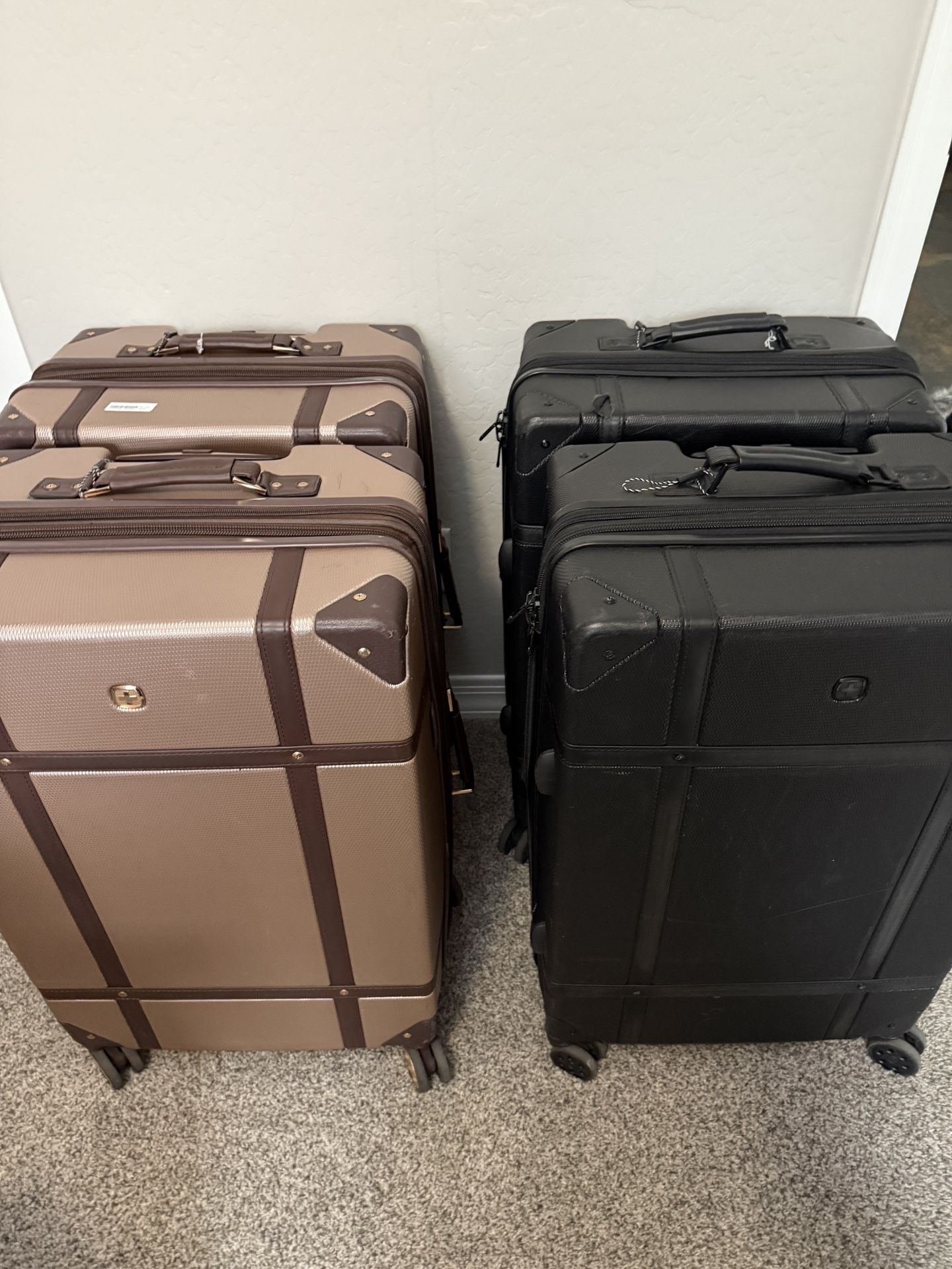 Swiss Gear Suit Cases 4 Sets Total