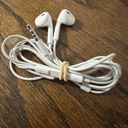 Apple iPhone Charger, New, 7