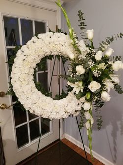 Floral arrangements/ Arreglos de Flores