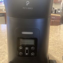 Automatic Cat Feeder