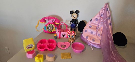 Disney Princess & Minnie Mouse Interactive Toy Bundle – Fancy Nancy Phone, Figures & Rapunzel Costume Hat!