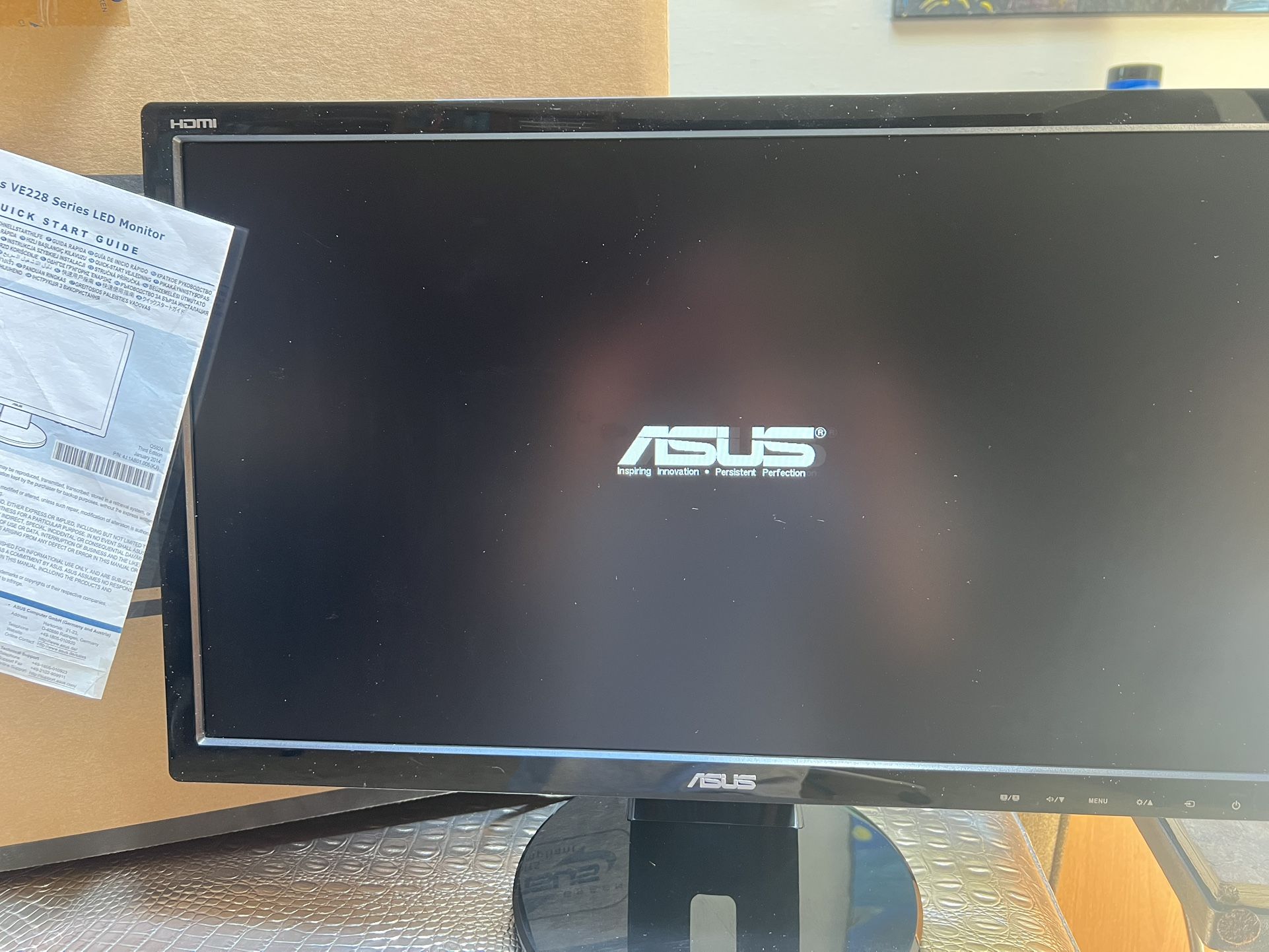 Asus VE228 LCD Monitor / 21.5 Screen