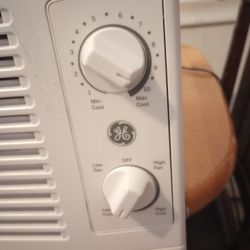 Thee Ac. Like New.  7000 But And 6000 And 6000btu