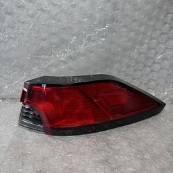2022-2023-2024 TOYOTA COROLLA CROSS RIGHT PASSENGER SIDE TAIL LIGHT LED OEM