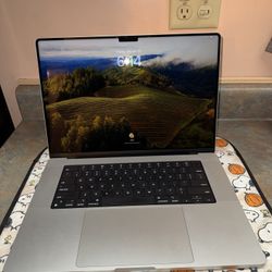 Macbook Pro M2 Pro 16in 32GB 1TB
