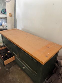 Broyhill chest