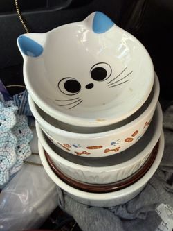 Pet Dishes -Ceramic, Plastic, And Metal Bowls