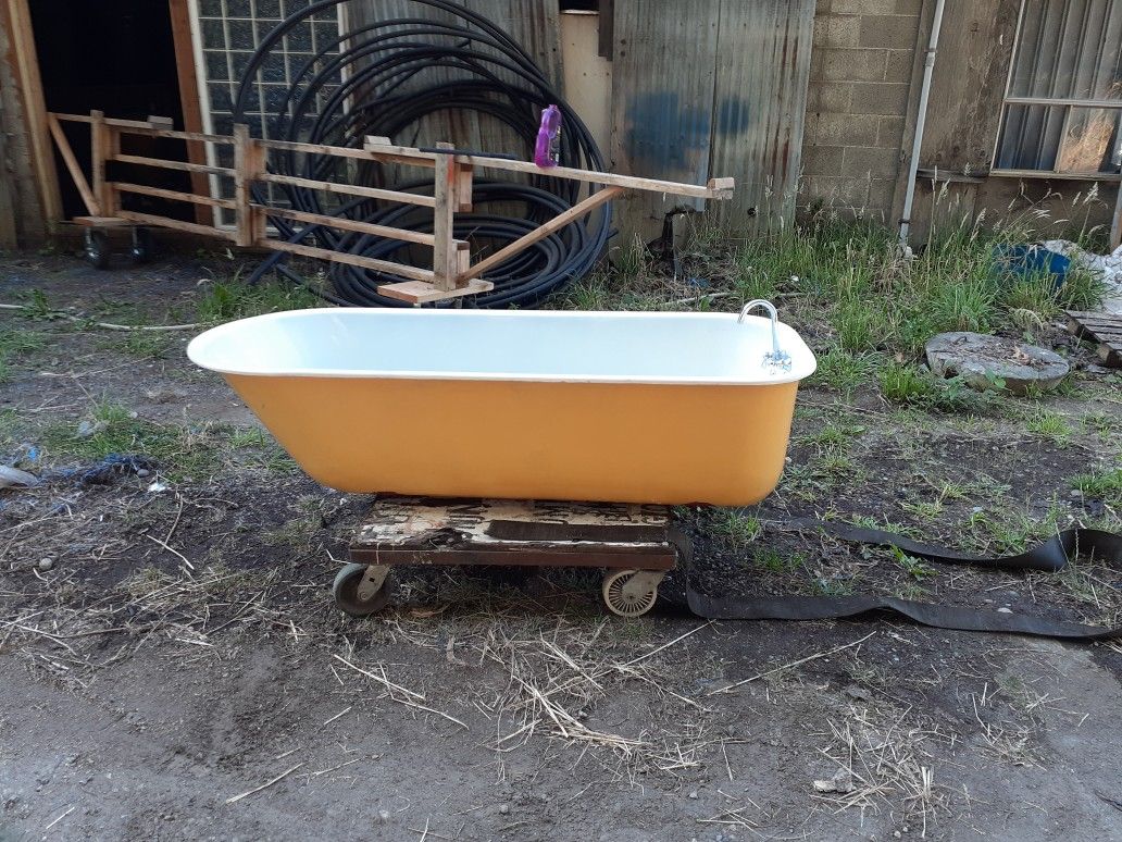 1920's vintage clawfoot tub