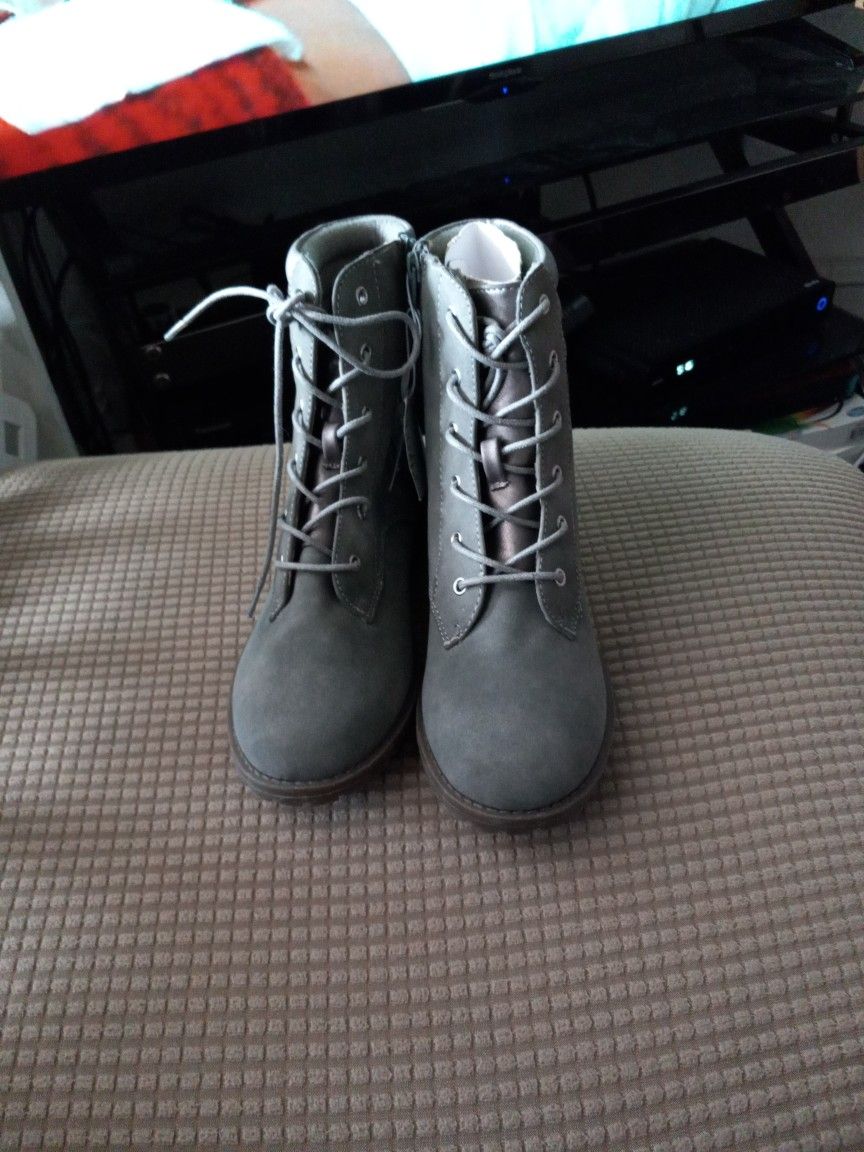 Grey Girls Boots