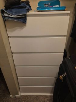 Mueble con 6 gavetas