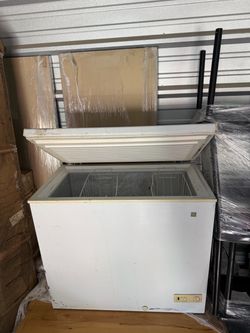 GE Chest Freezer / Deep Freezer – Large Capacity