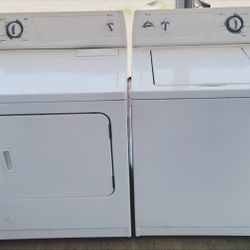 Whirlpool Washer And Gas Dryer (90 DAYS WARRANTY) DELIVERY AND INSTALLATION AVAILABLE)