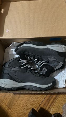 Columbia Women's Newton Ridge Plus Waterproof Hiking Boot (Legacy)