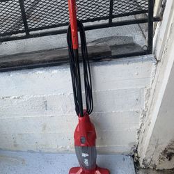 Light Weight Dirt Devil Vacuum For Pick Up Small Area. Model SD 20020