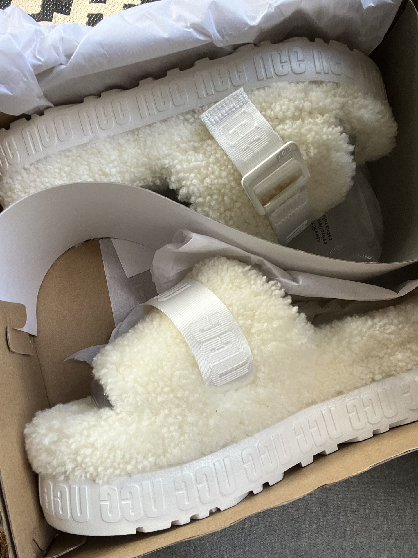 Brand New Women’s Ugg Slides Size 7