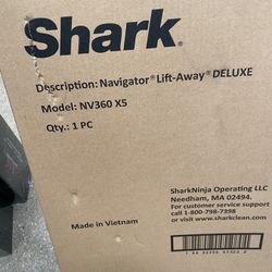 Shark Lift Away Deluxe 
