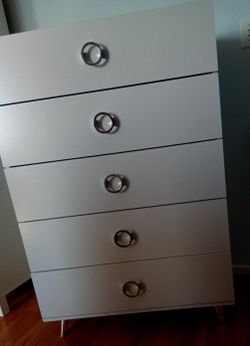 Herricks 5 Drawer 32" W Chest Dresser