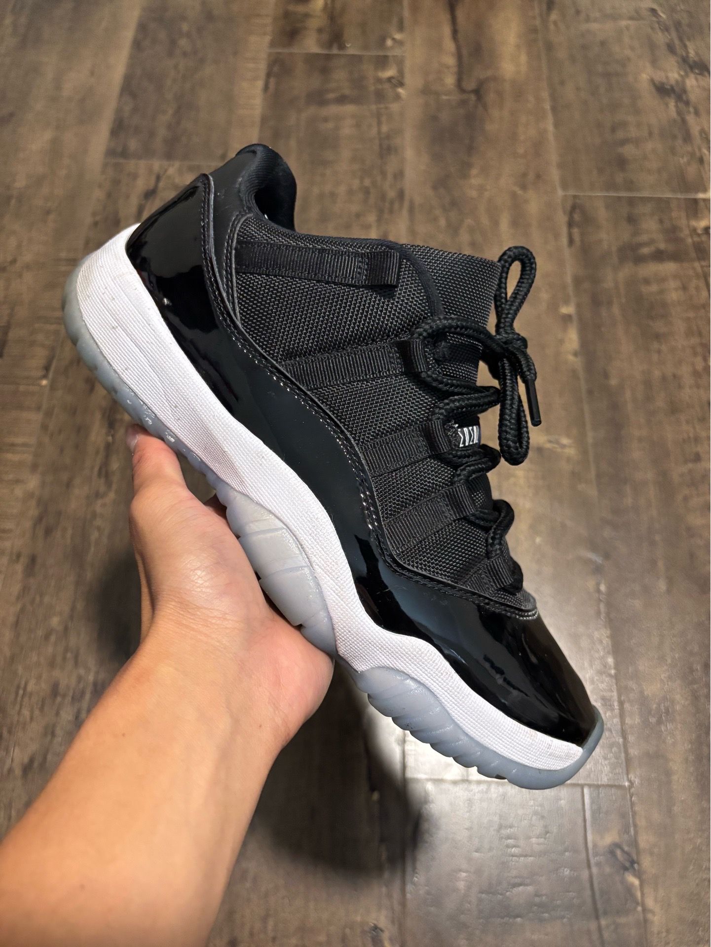 Jordan 11 Low Space Jam