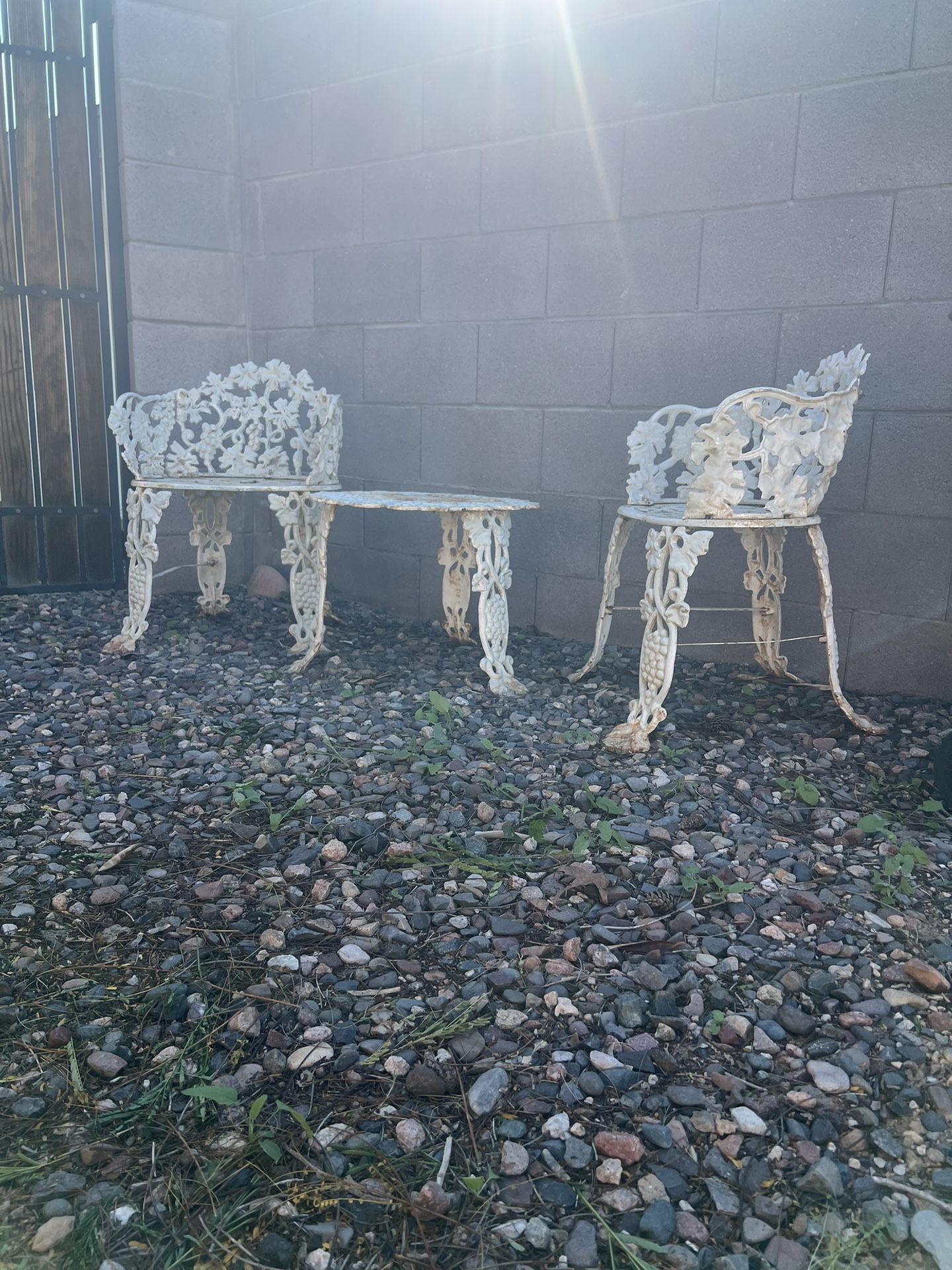 Vintage 3pc. Victorian Grape Vine Cast Iron Garden/ Patio Set