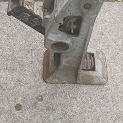 A17 15 Ton Mechanical Jack $250