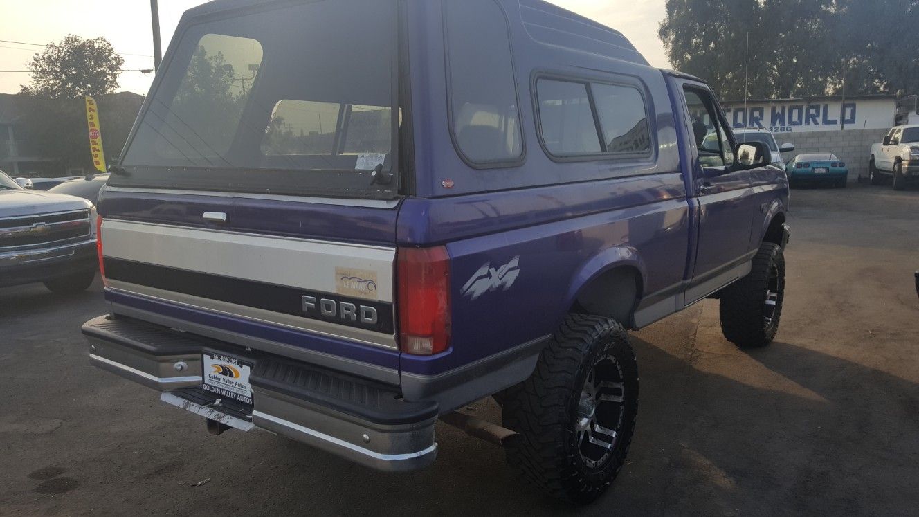 Very nice camper shell. Was on 95 Ford F150. Truck for sale too