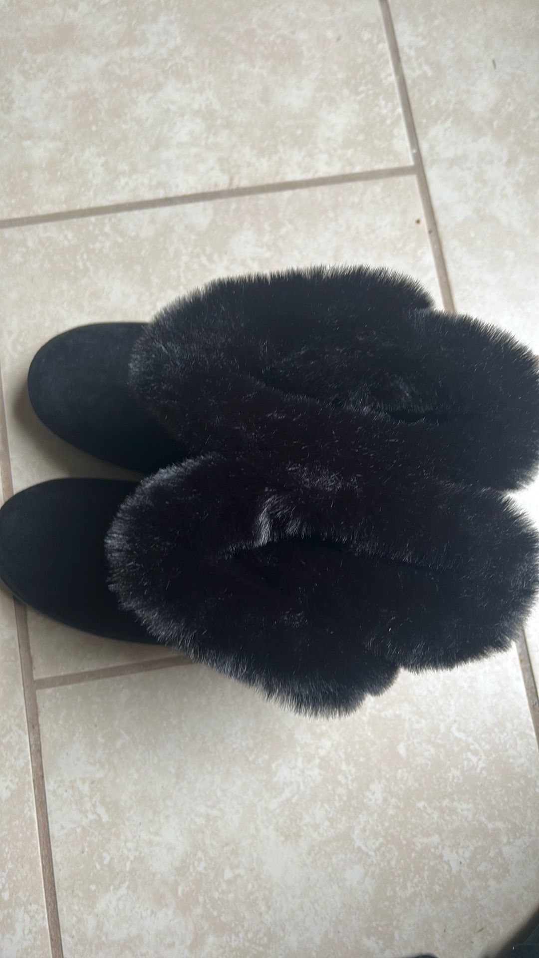 Black top fur boots