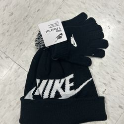 NWT Nike boys Beanie and Gloves 2pcs Set