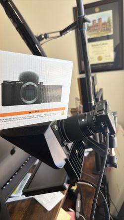 [bundle] Sony ZV-E10 Camera + Sigma Lens 16mm + Elgato Prompter Bundle