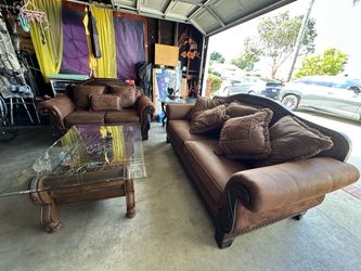 Sofa set.