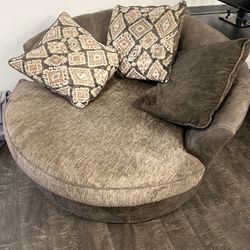 Large Rotating Chair/Sofa LIKE NEW!