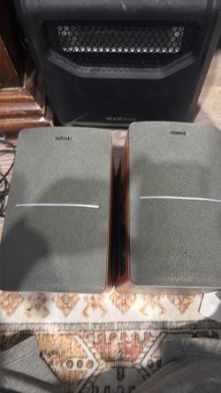 Edifier R1280T speaker
