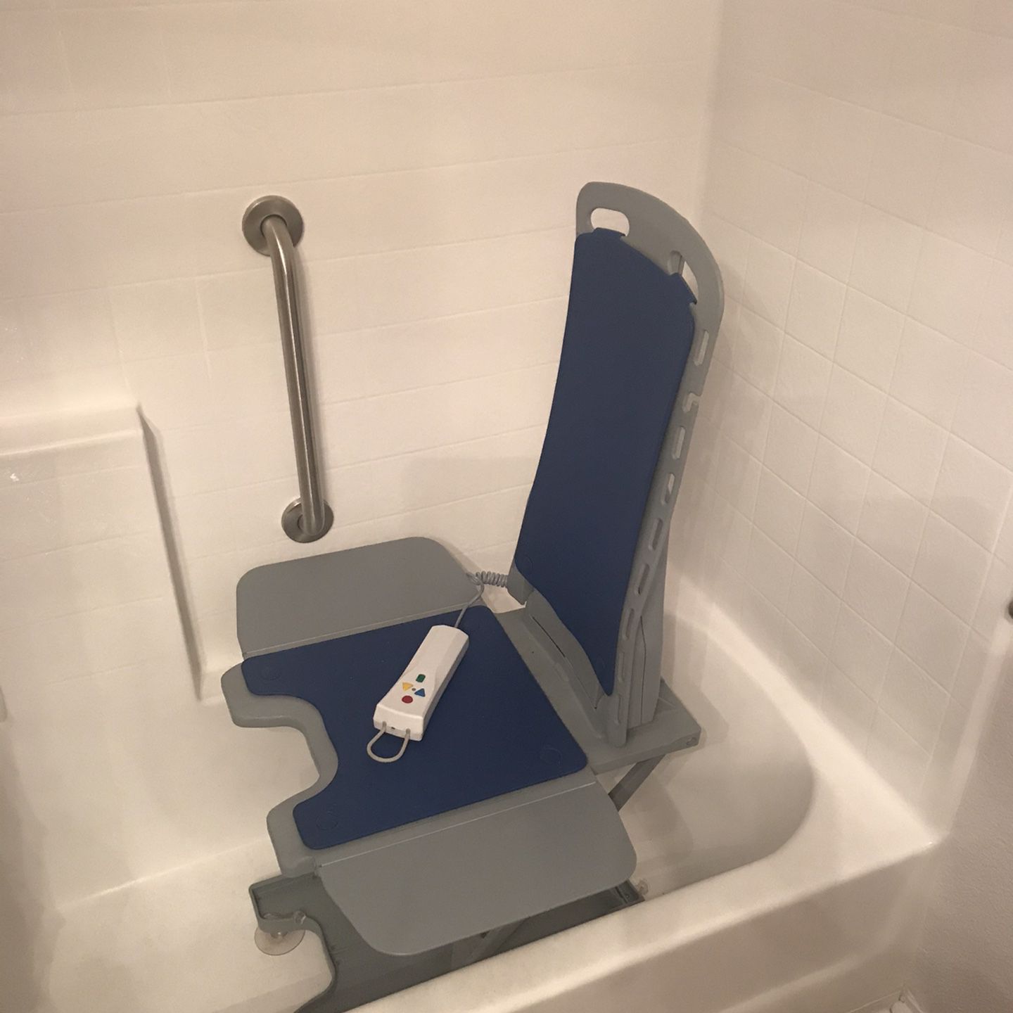 Handicap Lift “Bellavita Lift Assist” For Bathtub