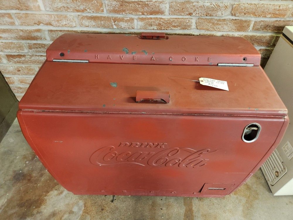 1940's Coke Cooler CM-10D CAVALIER