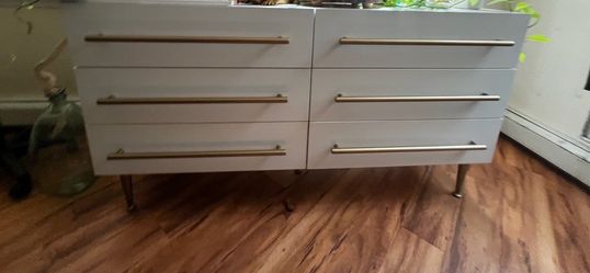 Grand Dresser