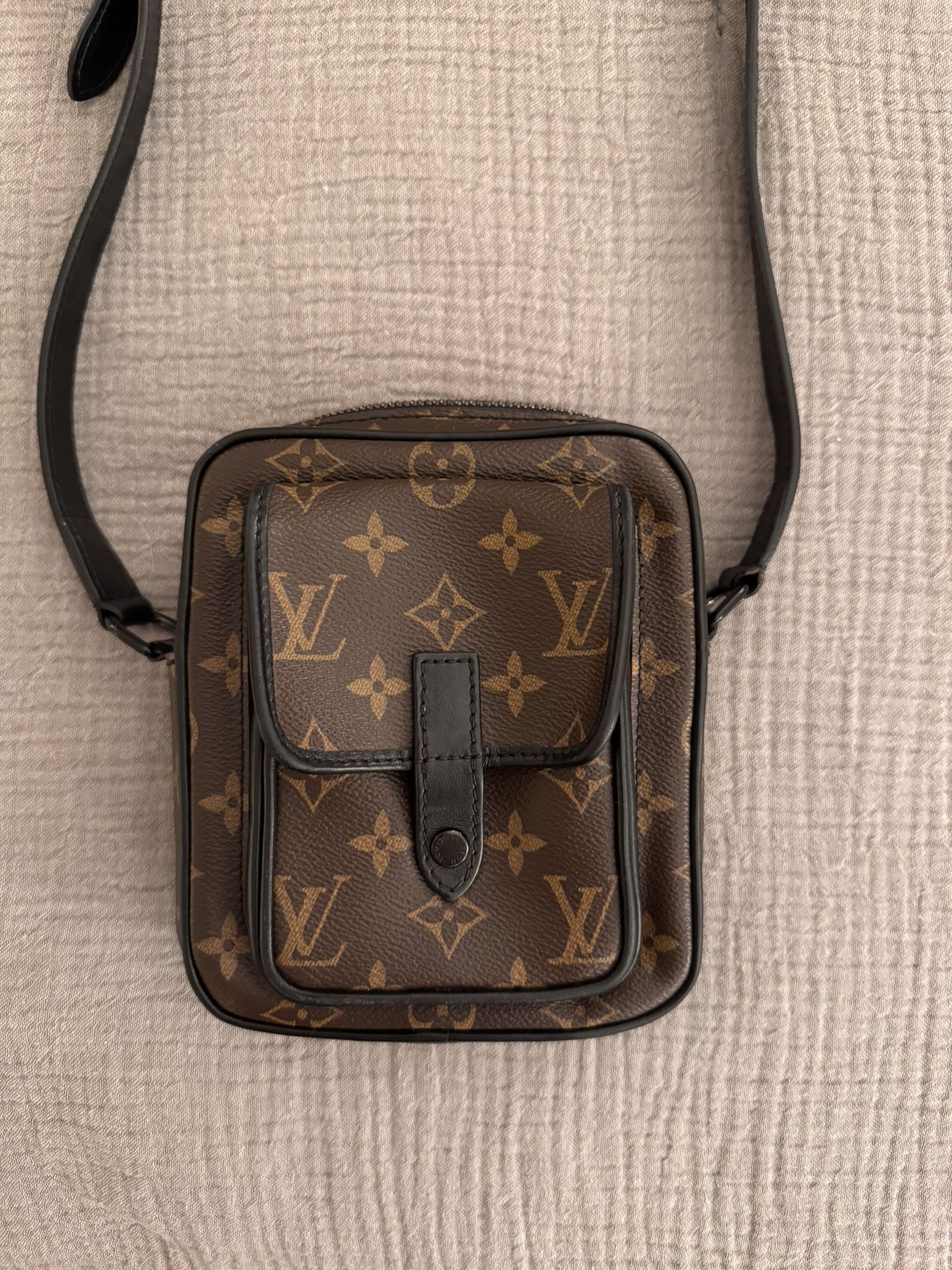 LOUIS VUITTON Christopher Crossbody Bag 2020