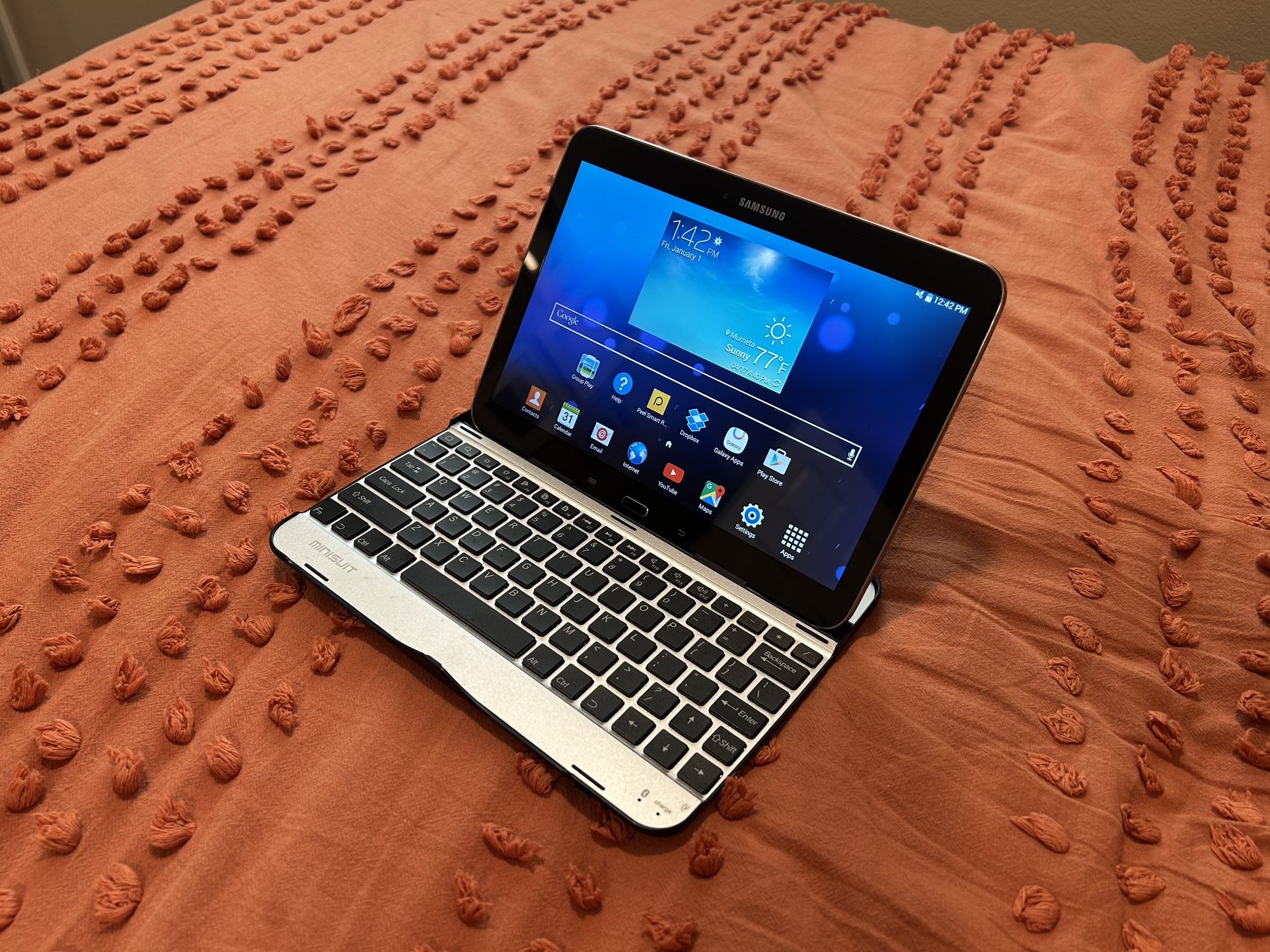 Samsung Galaxy Tab 3 + Bluetooth Keyboard