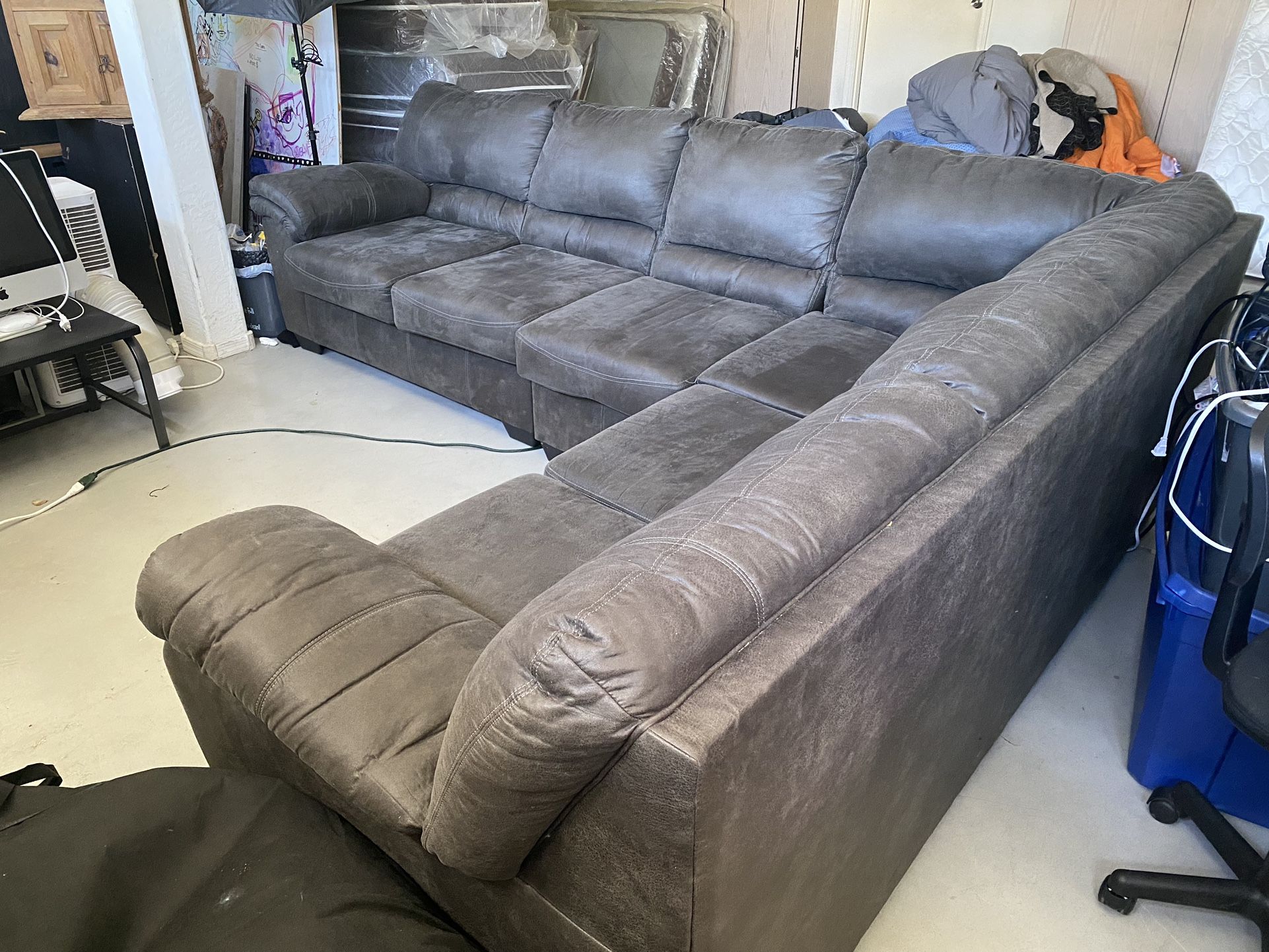 Sectional Couch (Charcoal) Massively Discounted